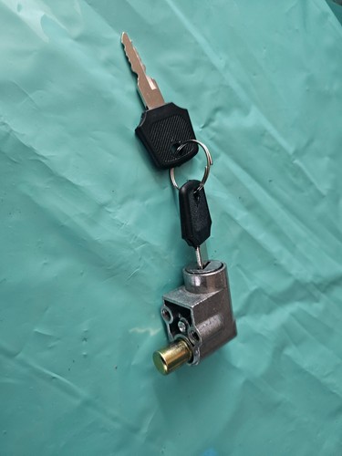 Battery pack glove box - box, lock